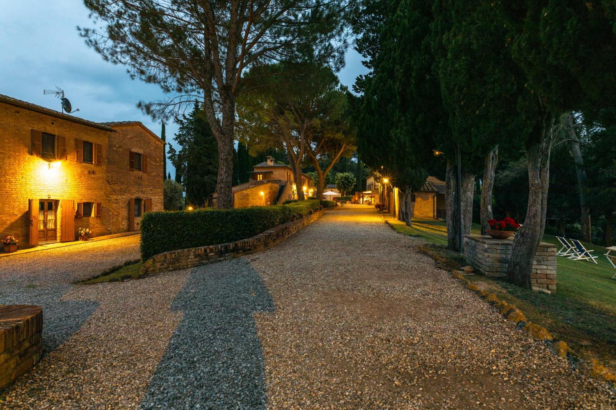 Villa Agriturismo Tenuta La Campana Asciano Exterior photo