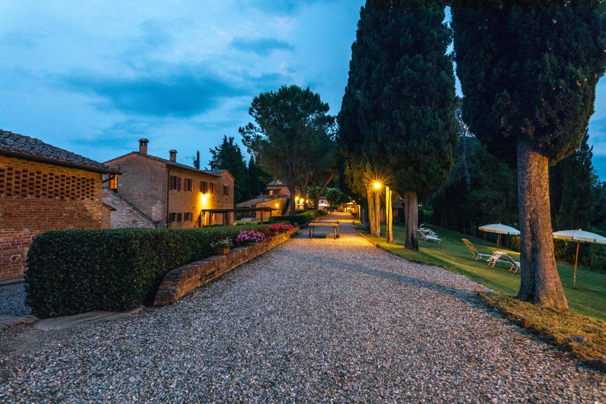 Villa Agriturismo Tenuta La Campana Asciano Exterior photo